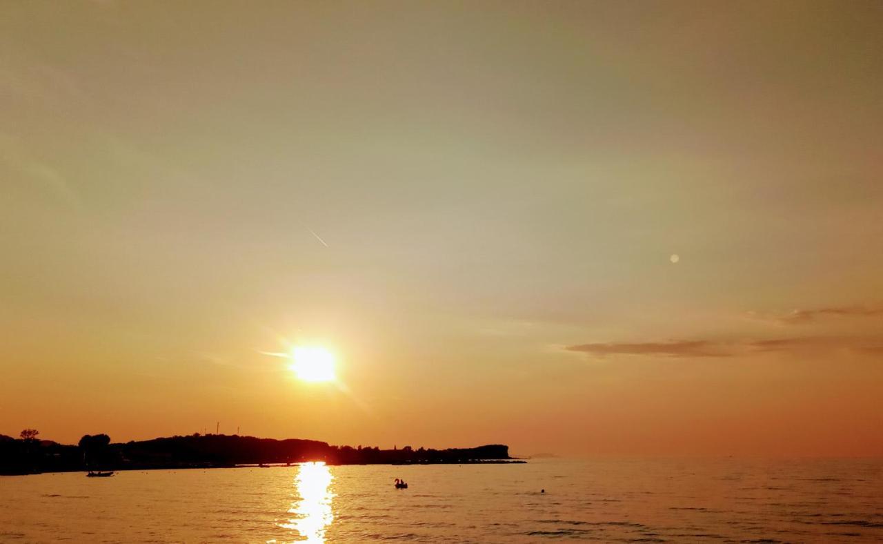 Nikos Seaside Apartments Litheres 外观 照片
