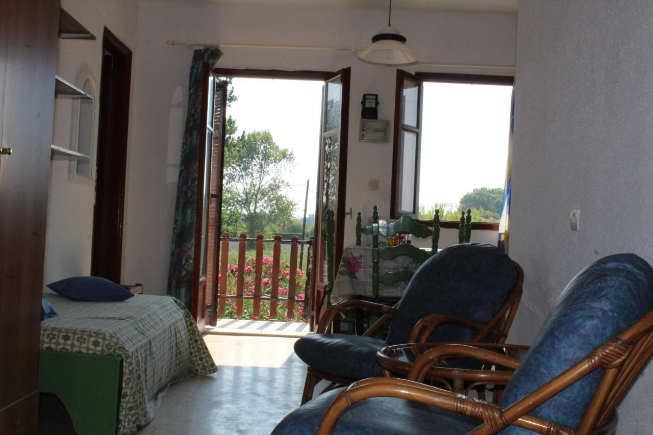 Nikos Seaside Apartments Litheres 外观 照片