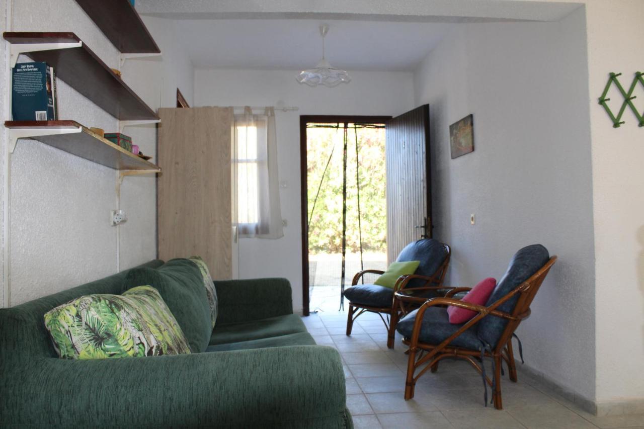 Nikos Seaside Apartments Litheres 外观 照片