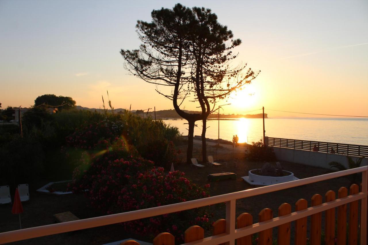 Nikos Seaside Apartments Litheres 外观 照片